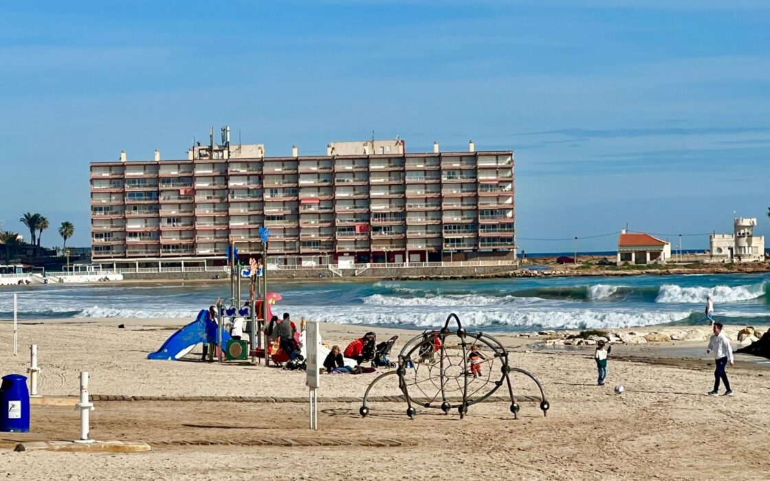 Просторные апартаменты в Торревьехе у моря 117 кв.м.