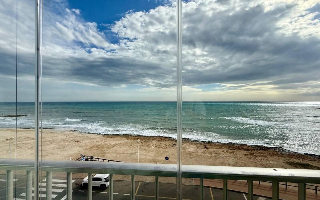 Просторные апартаменты в Торревьехе у моря 117 кв.м.