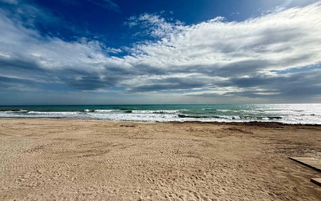 Просторные апартаменты в Торревьехе у моря 117 кв.м.