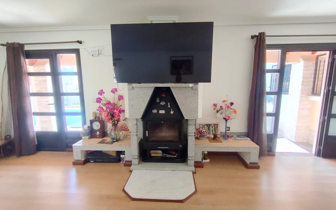 Дом в Ориуэла Коста 209 кв.м с 5 спальнями и бассейном