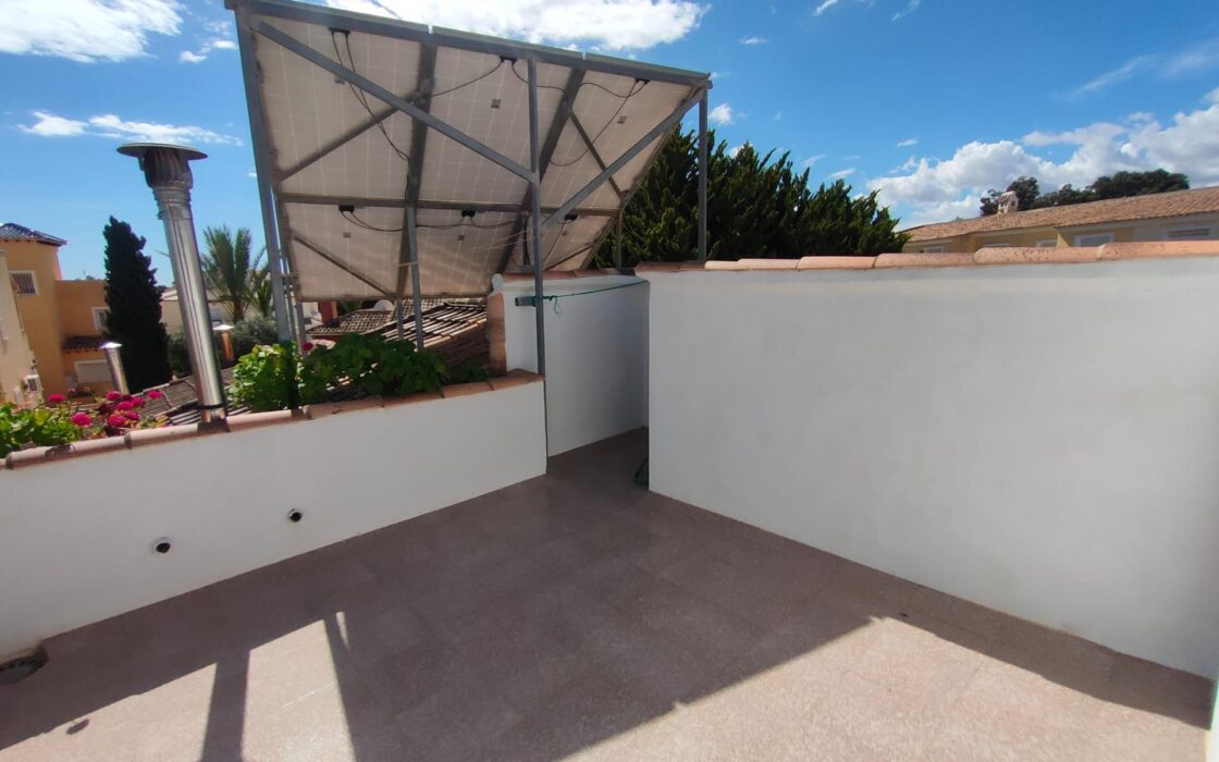 Дом в Ориуэла Коста 209 кв.м с 5 спальнями и бассейном