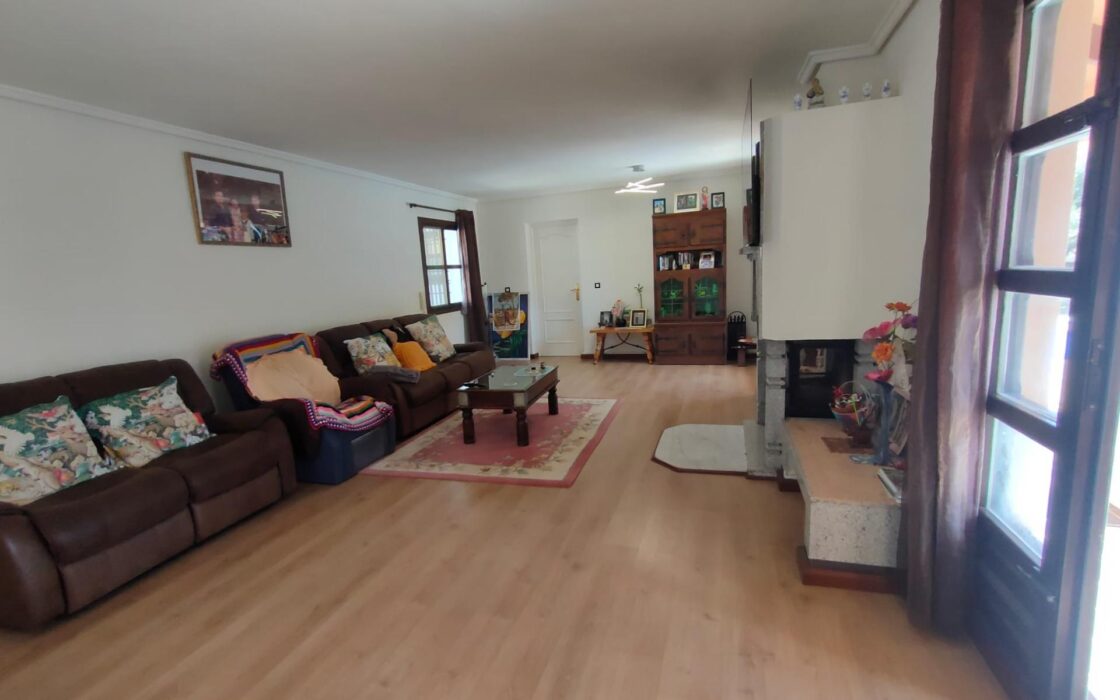 Дом в Ориуэла Коста 209 кв.м с 5 спальнями и бассейном