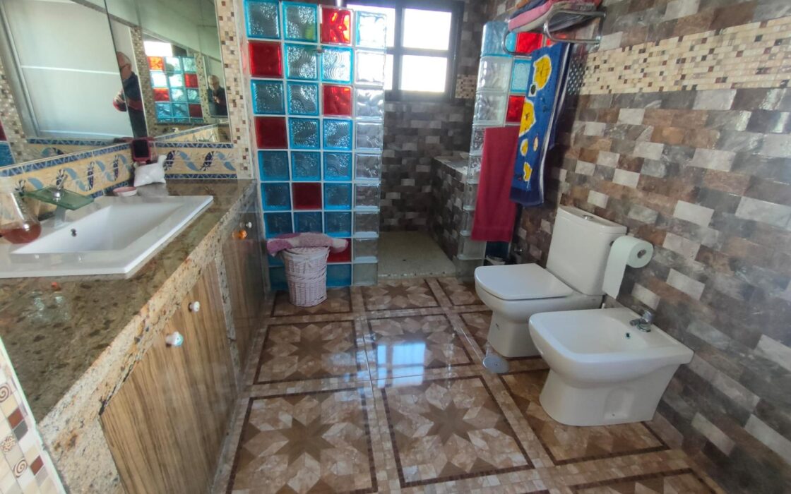 Дом в Ориуэла Коста 209 кв.м с 5 спальнями и бассейном