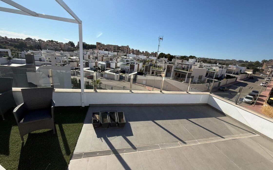 Вилла в Ориуэла Коста 152 кв.м с террасой в 4 км от моря