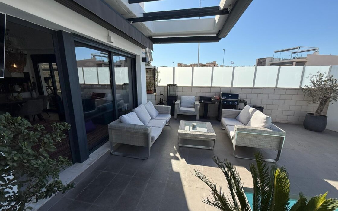 Вилла в Ориуэла Коста 152 кв.м с террасой в 4 км от моря