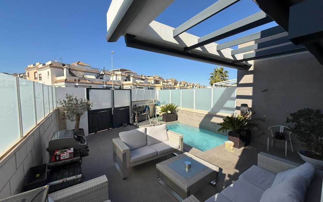 Вилла в Ориуэла Коста 152 кв.м с террасой в 4 км от моря