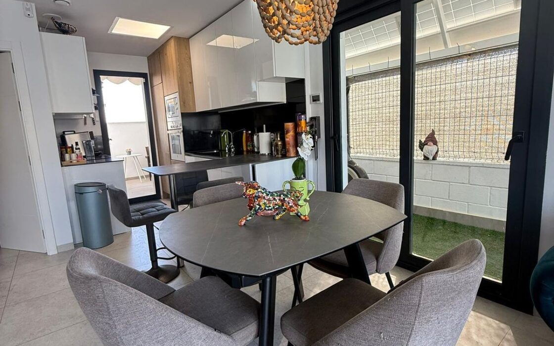 Вилла в Ориуэла Коста 152 кв.м с террасой в 4 км от моря