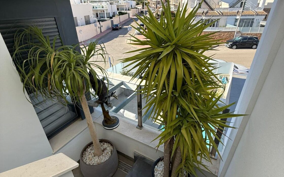 Вилла в Ориуэла Коста 152 кв.м с террасой в 4 км от моря