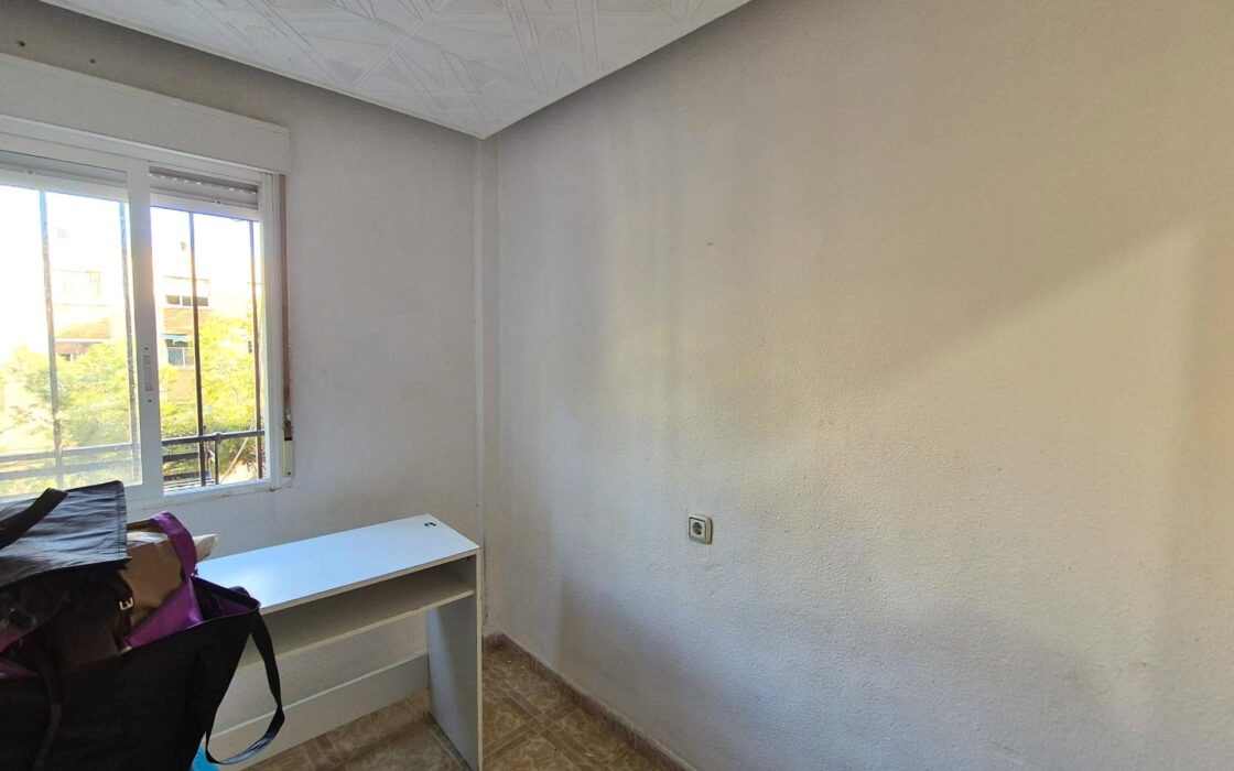 Апартаменты в Аликанте 76 кв.м с террасой у моря