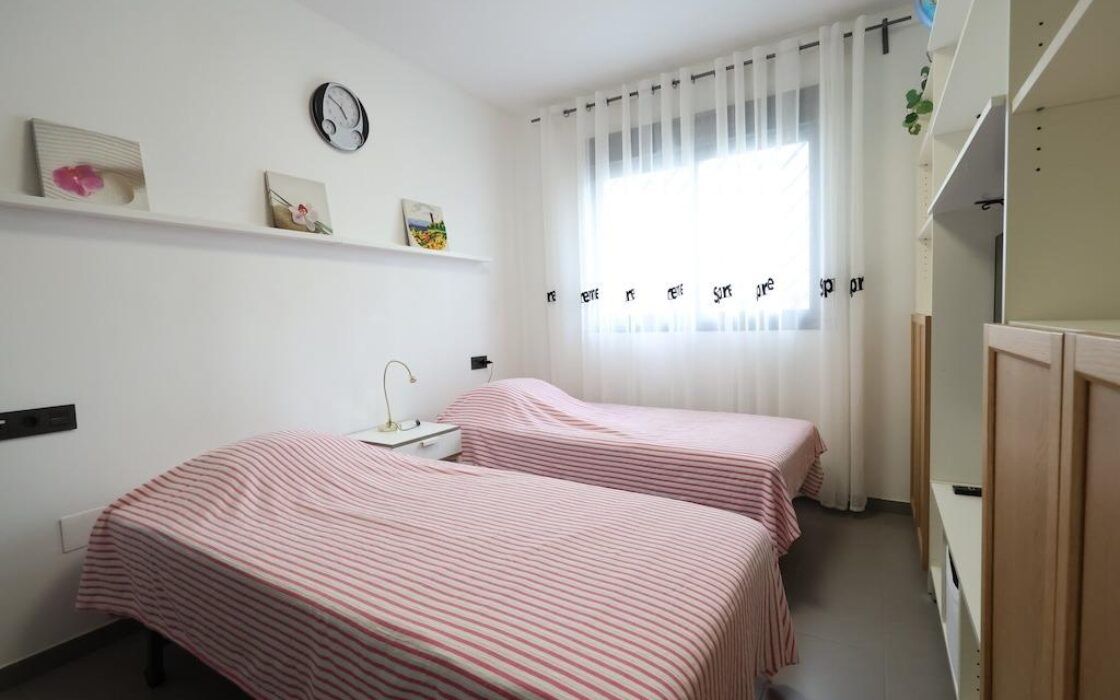 Бунгало 3 комнаты в Ориуэла Коста с террасой у моря