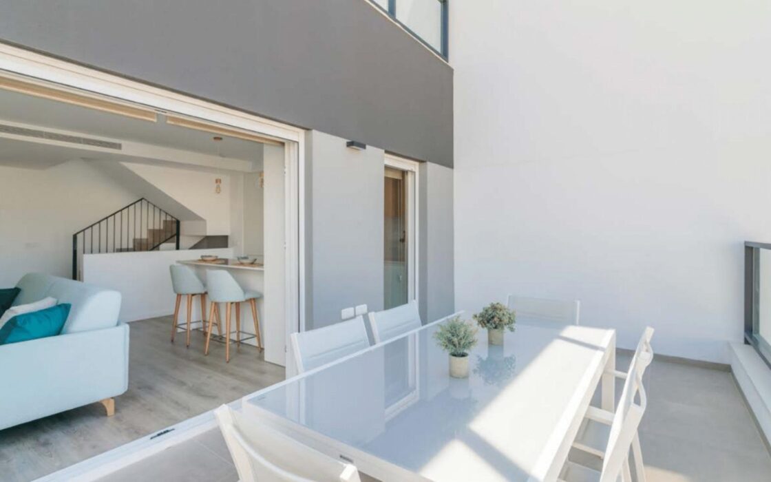 Таунхаус с террасой в Балконе Финестрат, 3 спальни, 119 кв.м.