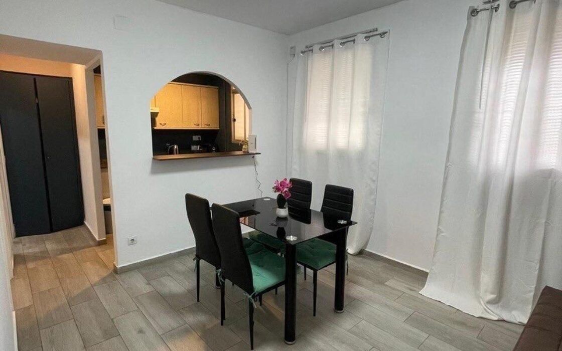 Продаётся квартира с ремонтом в Tres Forques, Валенсия 44 кв.м.