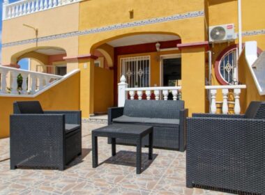 Бунгало в Ориуэла Коста 64 кв.м с балконом 12 км до моря