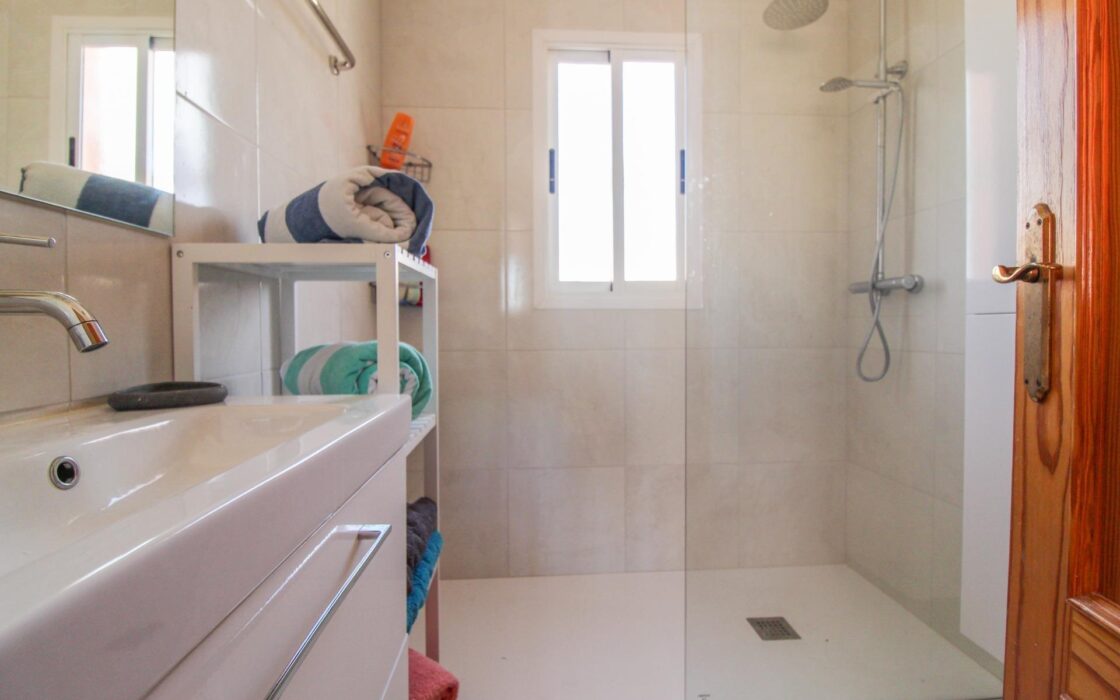 Бунгало в Ориуэла Коста 64 кв.м с балконом 12 км до моря