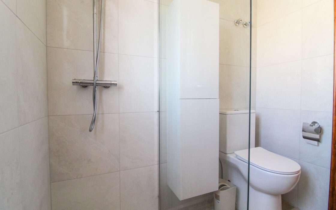 Бунгало в Ориуэла Коста 64 кв.м с балконом 12 км до моря