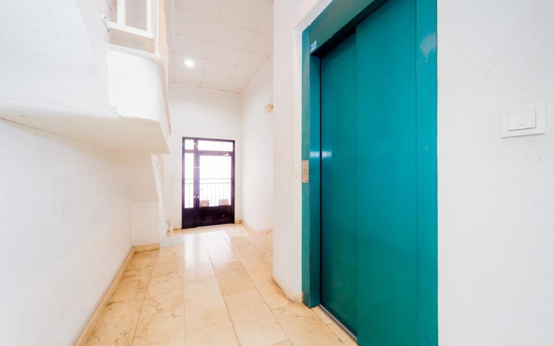 Апартаменты 66 кв.м с террасой 200 м от моря в Торревьехе