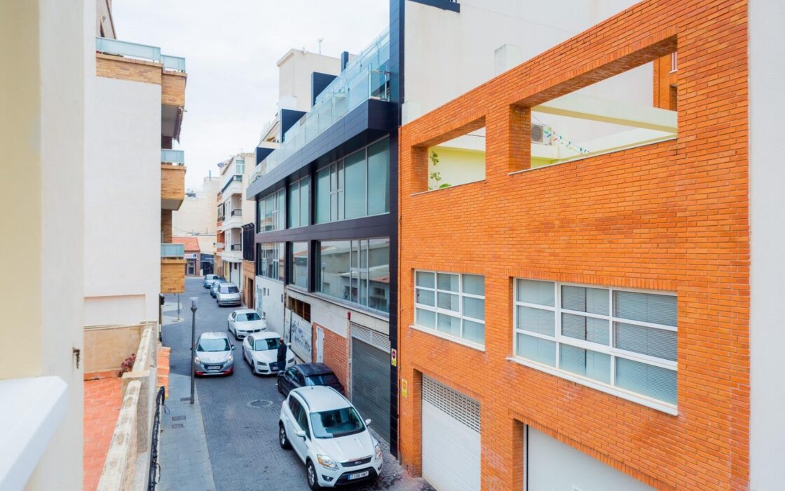 Апартаменты 66 кв.м с террасой 200 м от моря в Торревьехе