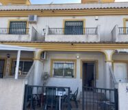 Дом в Дайя Нуэва 4 комнаты с бассейном и террасой