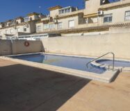 Дом в Дайя Нуэва 4 комнаты с бассейном и террасой