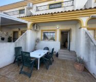 Дом в Дайя Нуэва 4 комнаты с бассейном и террасой