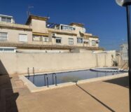 Дом в Дайя Нуэва 4 комнаты с бассейном и террасой