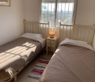 Дом в Дайя Нуэва 4 комнаты с бассейном и террасой