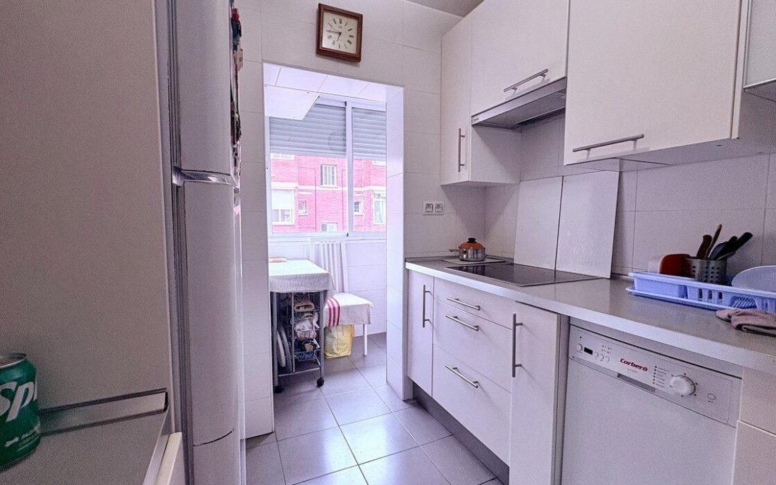 Апартамент в Мадриде, 65 кв.м, терраса, 4 комнаты