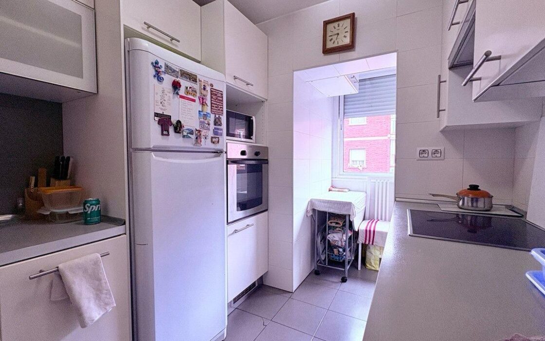 Апартамент в Мадриде, 65 кв.м, терраса, 4 комнаты