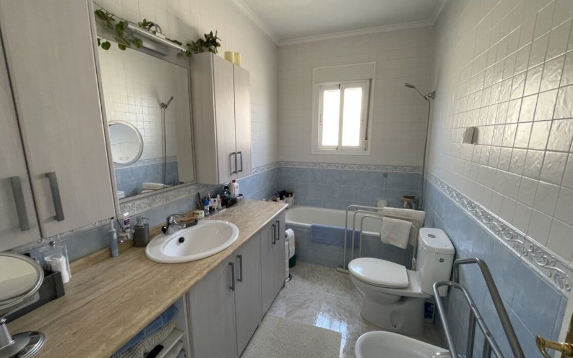 Вилла в Альгорфе 163 кв.м с 4 спальнями и бассейном