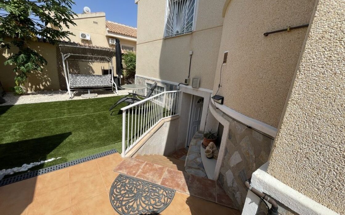 Вилла в Альгорфе 163 кв.м с 4 спальнями и бассейном