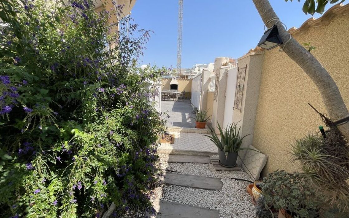 Вилла в Альгорфе 163 кв.м с 4 спальнями и бассейном