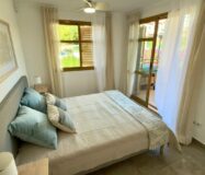 Элегантный дом в Sierra Cortina с террасой у моря 80 кв.м