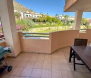 Элегантный дом в Sierra Cortina с террасой у моря 80 кв.м