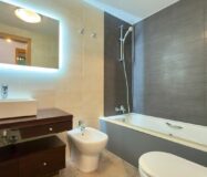 Элегантный дом в Sierra Cortina с террасой у моря 80 кв.м