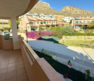 Элегантный дом в Sierra Cortina с террасой у моря 80 кв.м