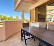 Элегантный дом в Sierra Cortina с террасой у моря 80 кв.м