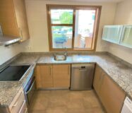 Элегантный дом в Sierra Cortina с террасой у моря 80 кв.м