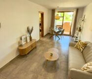 Элегантный дом в Sierra Cortina с террасой у моря 80 кв.м