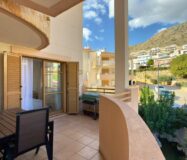 Элегантный дом в Sierra Cortina с террасой у моря 80 кв.м