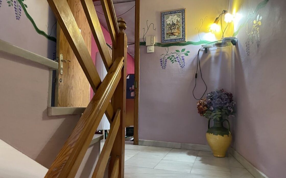 Дом в Рохалес 4 комнаты с террасой и мебелью