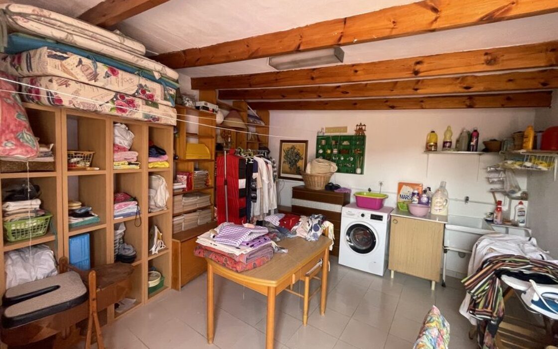 Дом в Рохалес 4 комнаты с террасой и мебелью