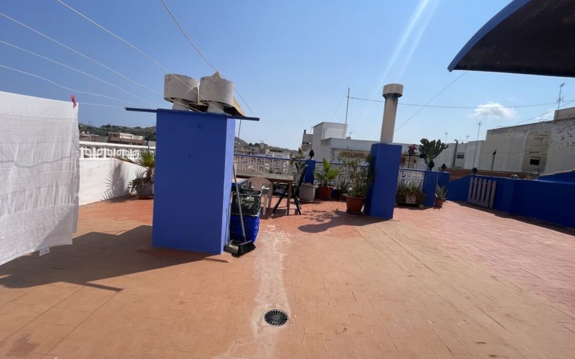 Дом в Рохалес 4 комнаты с террасой и мебелью