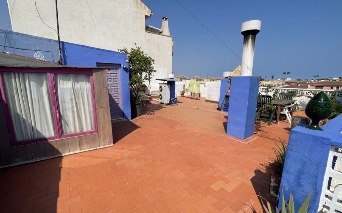 Дом в Рохалес 4 комнаты с террасой и мебелью