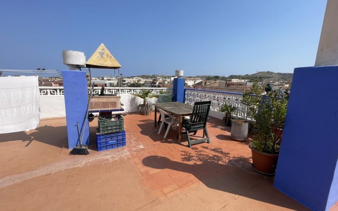 Дом в Рохалес 4 комнаты с террасой и мебелью