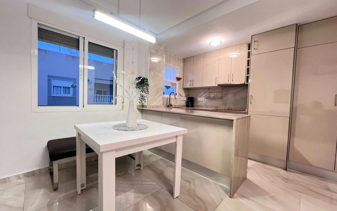 Апартаменты 60 кв.м с террасой в Торревьехе