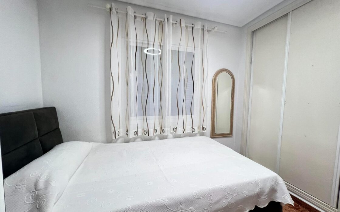 Апартаменты 60 кв.м с террасой в Торревьехе