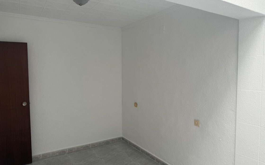 Бунгало 69 кв.м в Торревьехе с террасой у моря