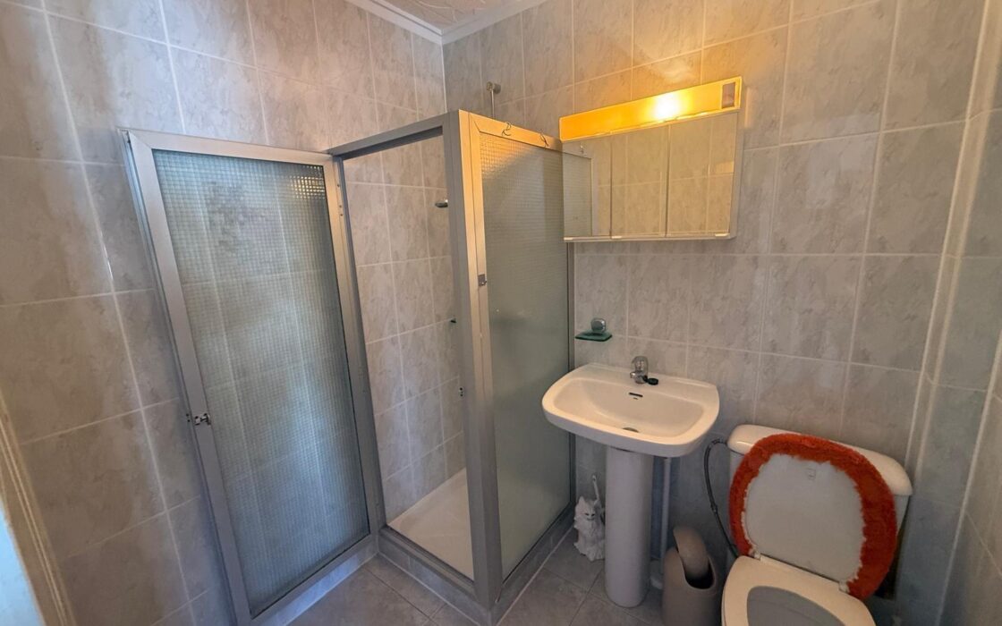 Бунгало 69 кв.м в Торревьехе с террасой у моря