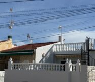 Бунгало 69 кв.м в Торревьехе с террасой у моря