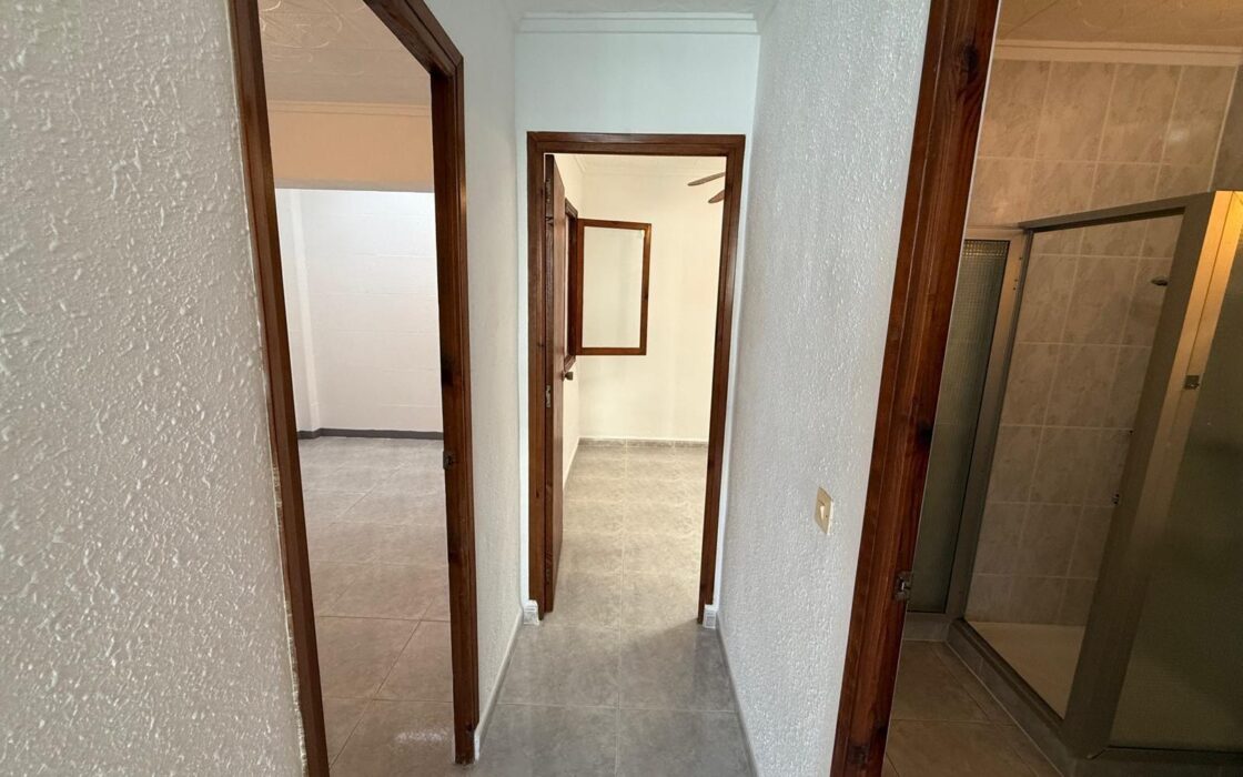 Бунгало 69 кв.м в Торревьехе с террасой у моря